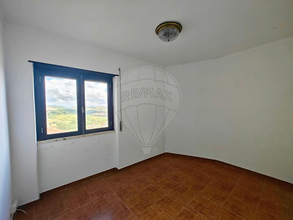 Moradia T2 para Venda em Sobral de Monte Agraço Foto 1