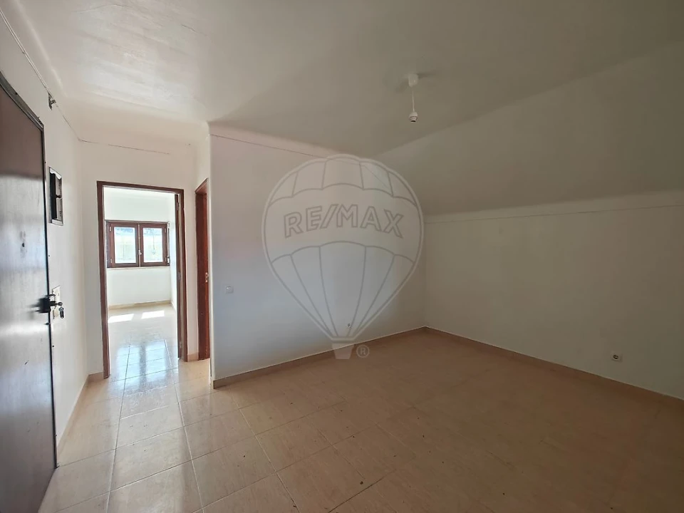 Apartamento T2 para Venda em Sobral de Monte Agraço Foto 8