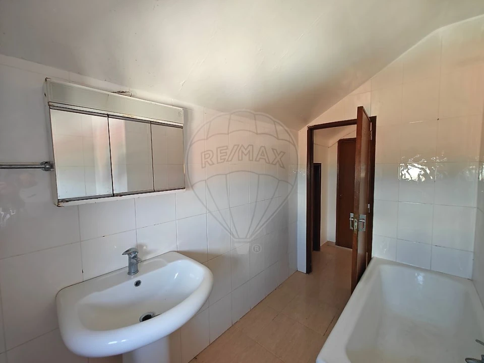 Apartamento T2 para Venda em Sobral de Monte Agraço Foto 11