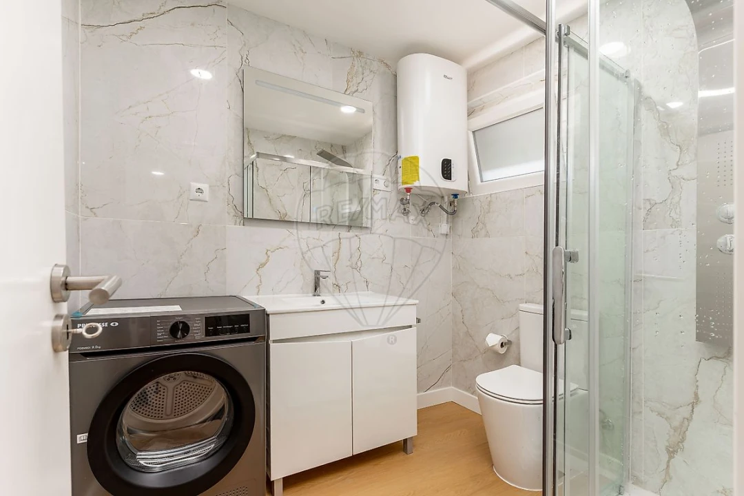 Apartamento T1 para Arrendamento em Santo António dos Cavaleiros e Frielas Foto 11