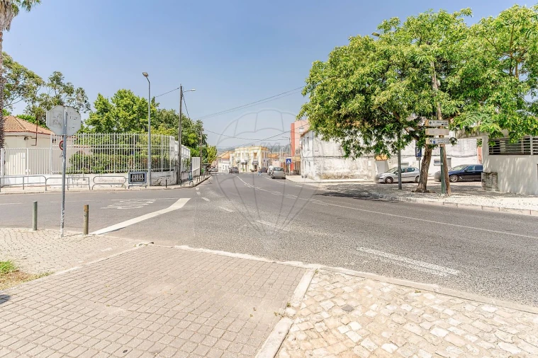 Apartamento T1 para Arrendamento em Santo António dos Cavaleiros e Frielas Foto 18