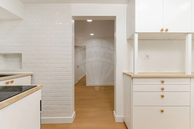 Apartamento T1 para Arrendamento em Santo António dos Cavaleiros e Frielas Foto 13