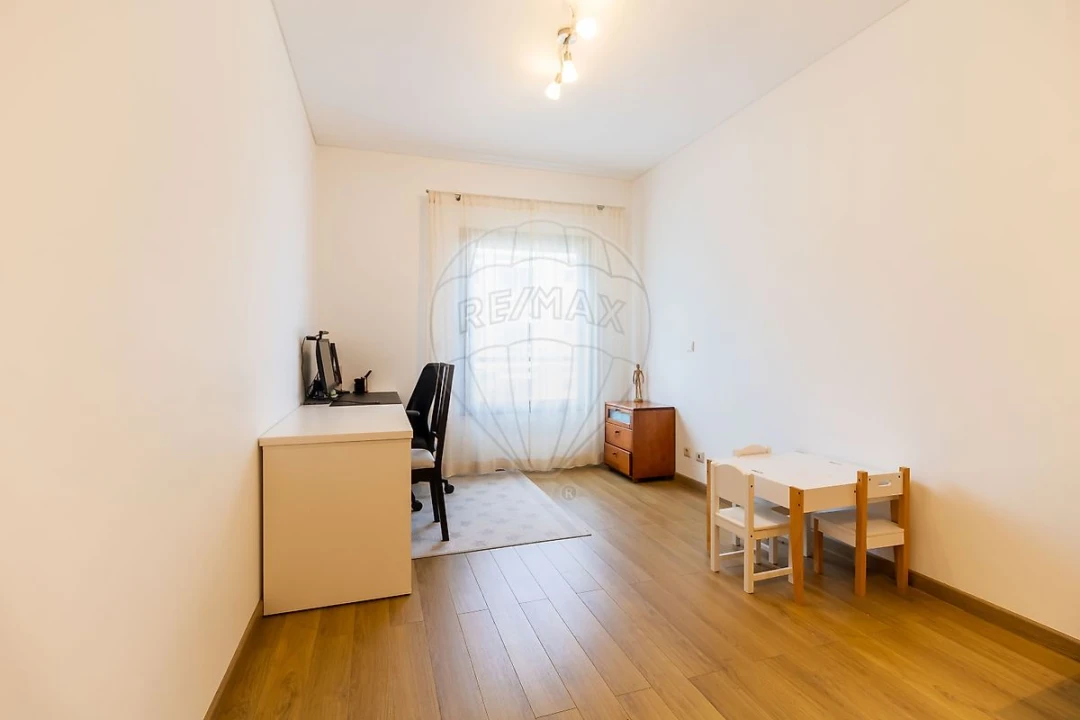 Apartamento T3 para Venda em Alverca do Ribatejo e Sobralinho Foto 9