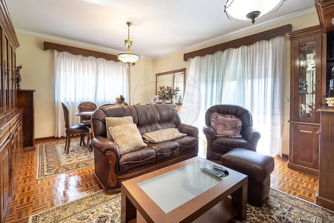 Moradia T4 para Venda em Vila Chã, Codal e Vila Cova de Perrinho Foto 7