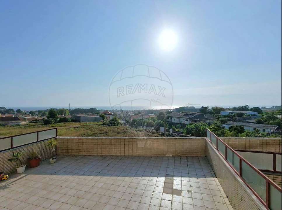 Apartamento T3 para Venda em Arcozelo Foto 9