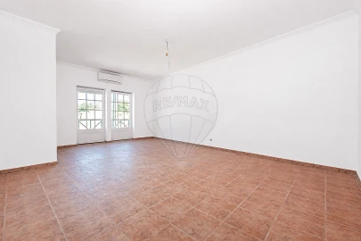 Apartamento T3 para Venda em Olhalvo