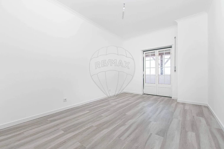 Apartamento T3 para Venda em Olhalvo Foto 11
