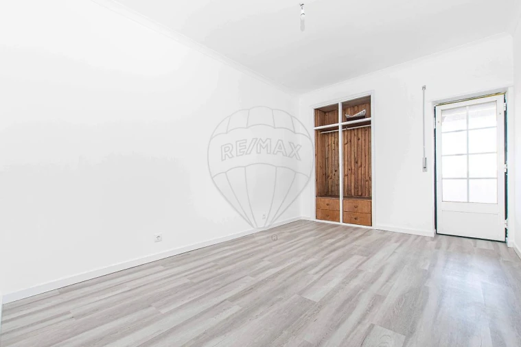 Apartamento T3 para Venda em Olhalvo Foto 16