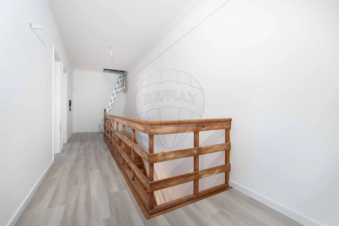 Apartamento T3 para Venda em Olhalvo Foto 8