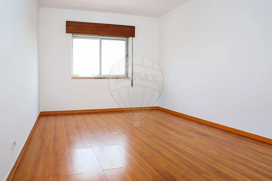 Apartamento T3 para Venda em Arruda dos Vinhos Foto 6