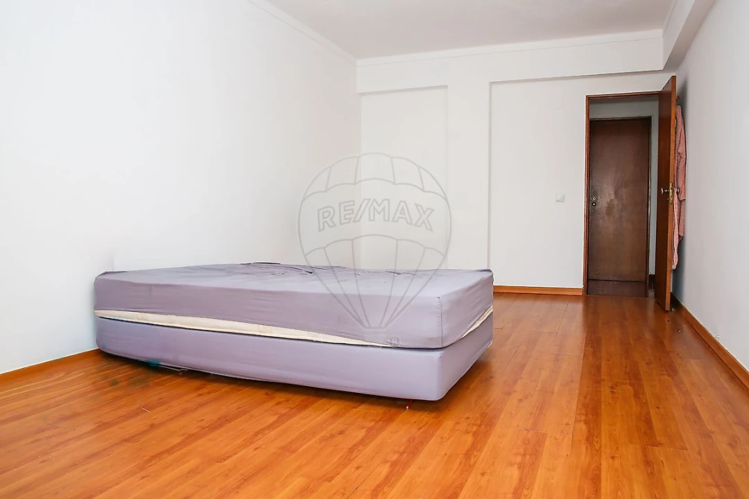 Apartamento T3 para Venda em Arruda dos Vinhos Foto 8