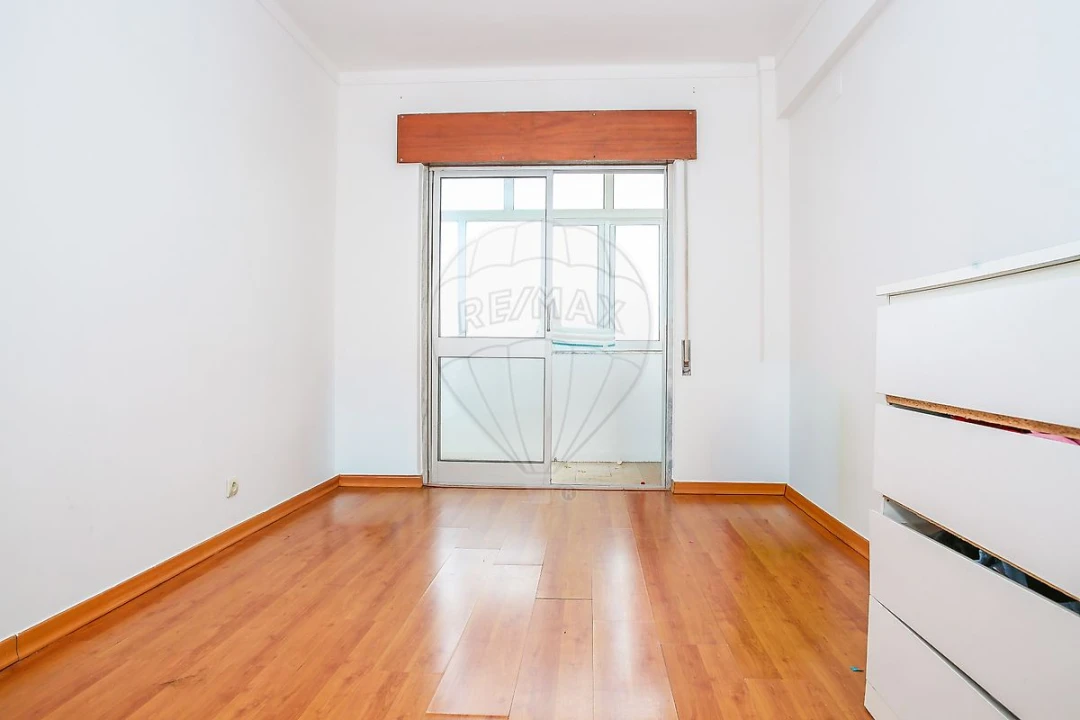 Apartamento T3 para Venda em Arruda dos Vinhos Foto 1