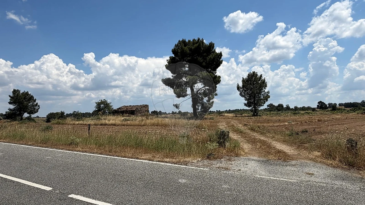 Terreno para Venda em Almeida Foto 2