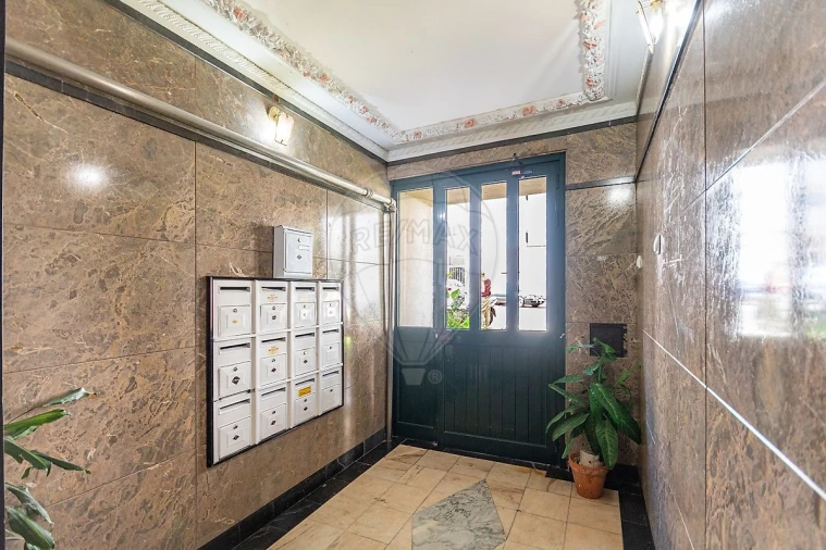 Apartamento T2 para Venda em Venteira Foto 17