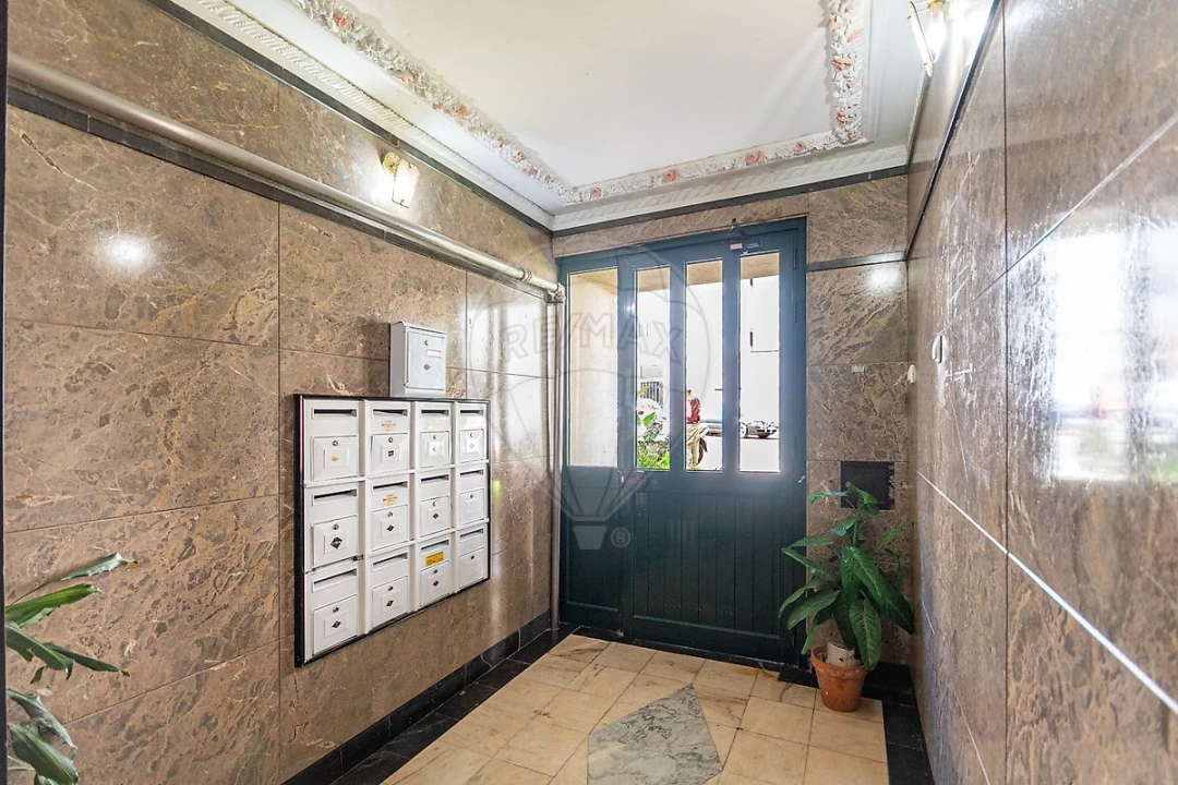 Apartamento T2 para Venda em Venteira Foto 17