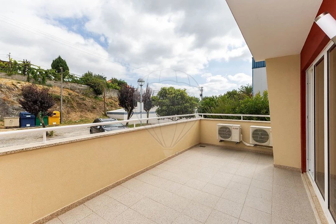 Apartamento T2 para Arrendamento em Recezinhos (São Martinho) Foto 12