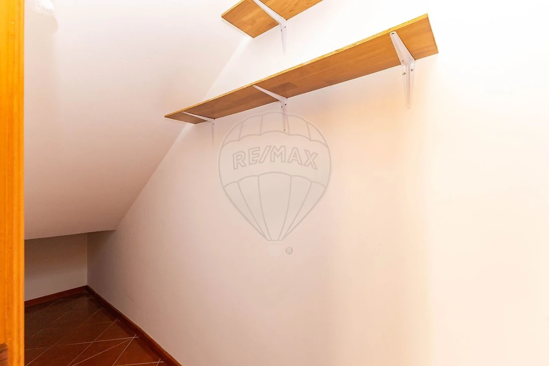 Apartamento T2 para Arrendamento em Recezinhos (São Martinho) Foto 16