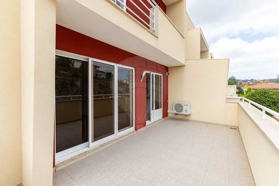 Apartamento T2 para Arrendamento em Recezinhos (São Martinho) Foto 14