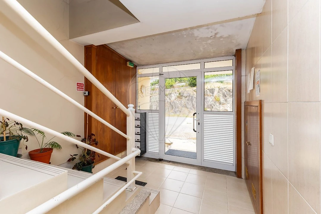 Apartamento T2 para Arrendamento em Recezinhos (São Martinho) Foto 3