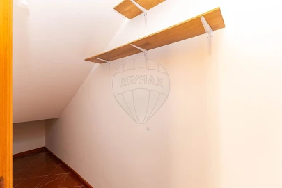 Apartamento T2 para Arrendamento em Recezinhos (São Martinho)