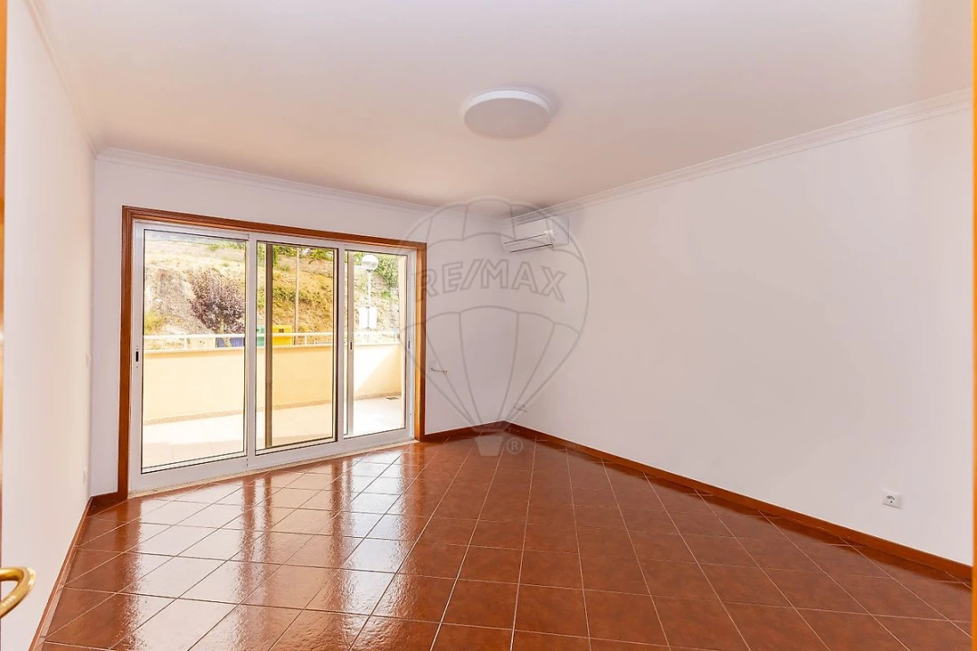 Apartamento T2 para Arrendamento em Recezinhos (São Martinho) Foto 9