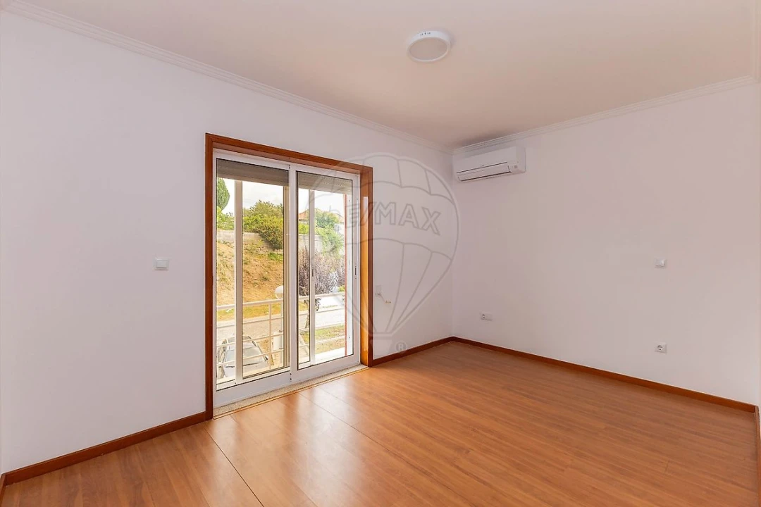 Apartamento T2 para Arrendamento em Recezinhos (São Martinho) Foto 23