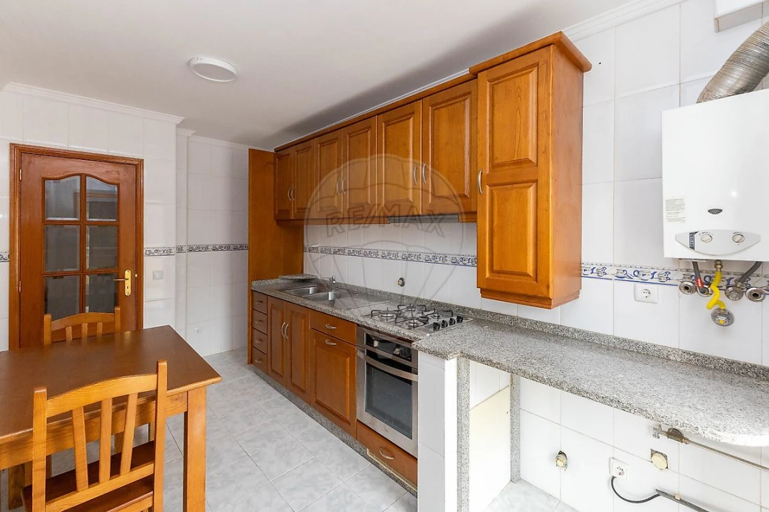 Apartamento T2 para Arrendamento em Recezinhos (São Martinho) Foto 13