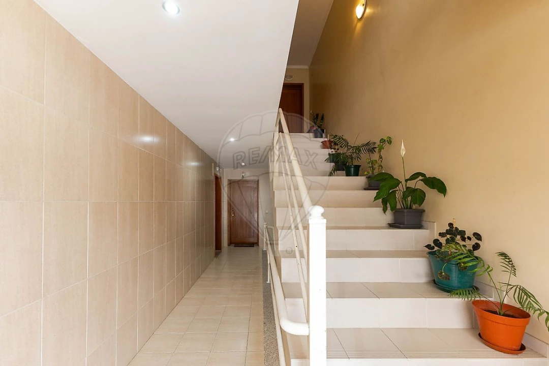 Apartamento T2 para Arrendamento em Recezinhos (São Martinho) Foto 2