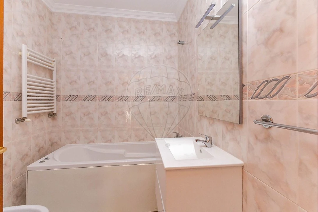 Apartamento T2 para Arrendamento em Recezinhos (São Martinho) Foto 18