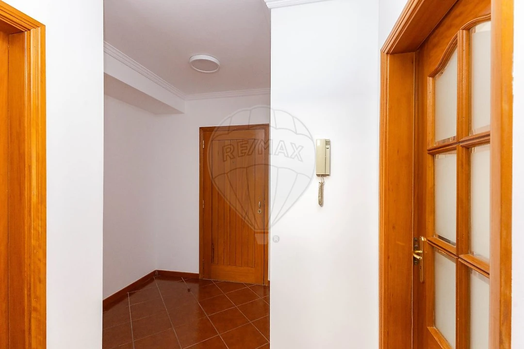 Apartamento T2 para Arrendamento em Recezinhos (São Martinho) Foto 6
