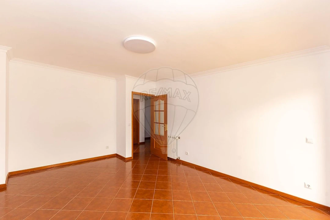 Apartamento T2 para Arrendamento em Recezinhos (São Martinho) Foto 10