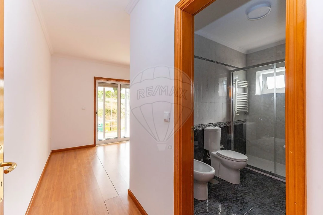 Apartamento T2 para Arrendamento em Recezinhos (São Martinho) Foto 21