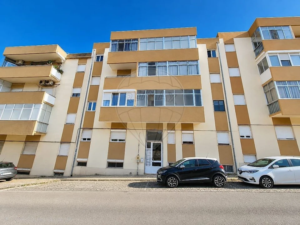 Apartamento T3 para Venda em Póvoa de Santa Iria e Forte da Casa Foto 1