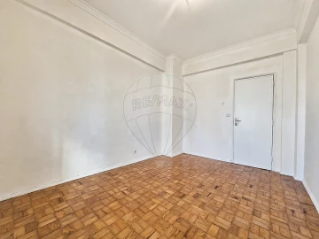 Apartamento T3 para Venda em Póvoa de Santa Iria e Forte da Casa