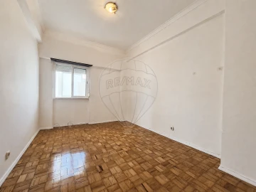 Apartamento T3 para Venda em Póvoa de Santa Iria e Forte da Casa
