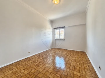 Apartamento T3 para Venda em Póvoa de Santa Iria e Forte da Casa