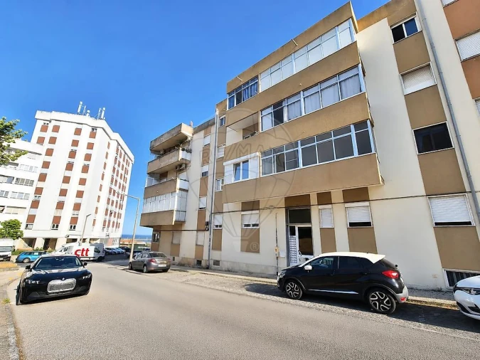 Apartamento T3 para Venda em Póvoa de Santa Iria e Forte da Casa Foto 3