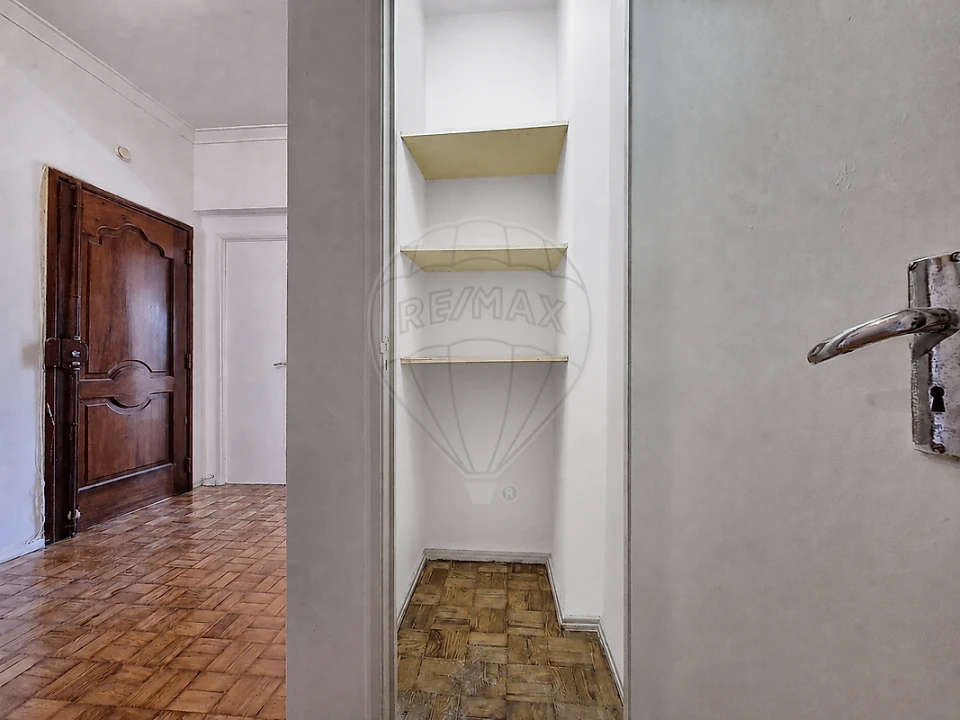 Apartamento T3 para Venda em Póvoa de Santa Iria e Forte da Casa Foto 35