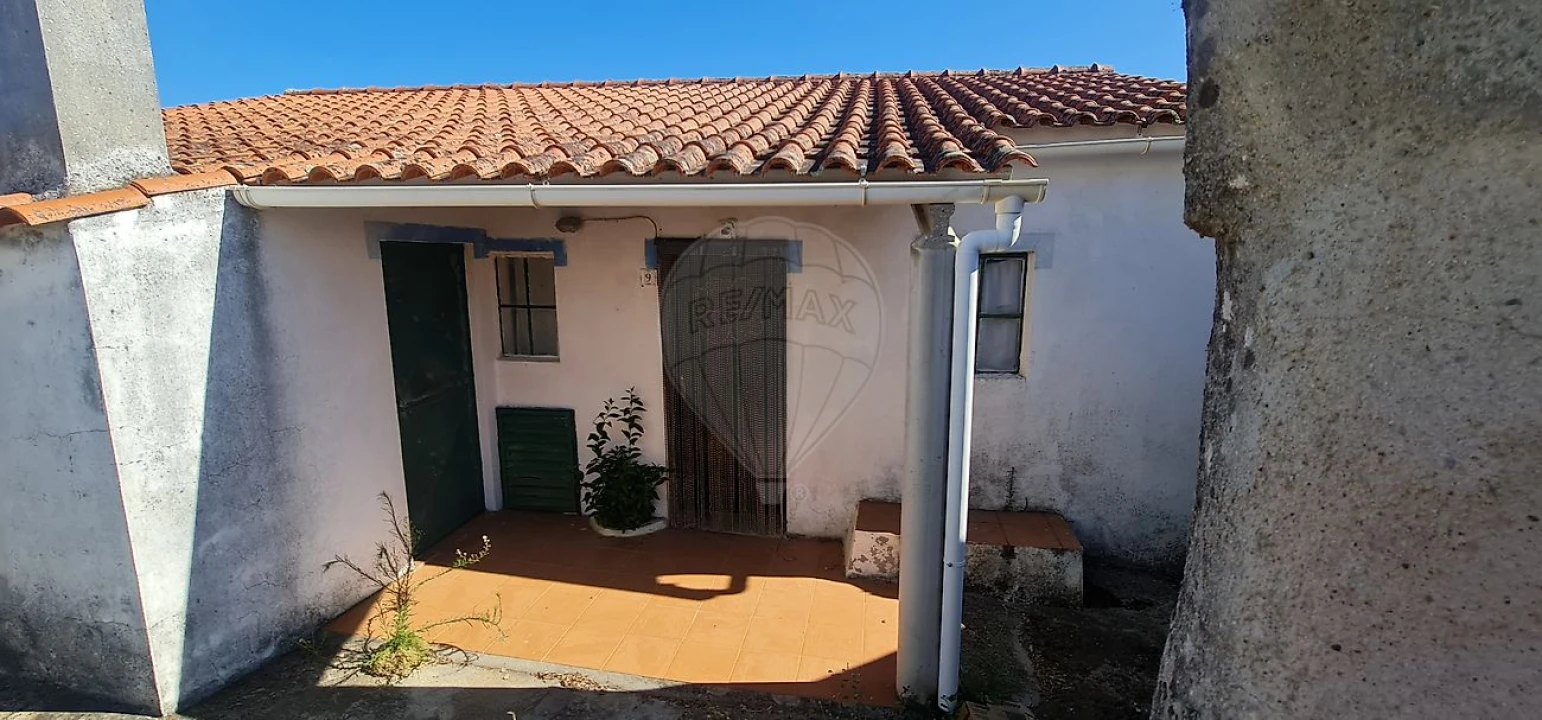 Moradia T4 para Venda em Envendos Foto 6