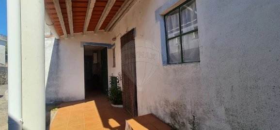 Moradia T4 para Venda em Envendos
