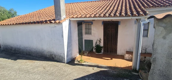 Moradia T4 para Venda em Envendos