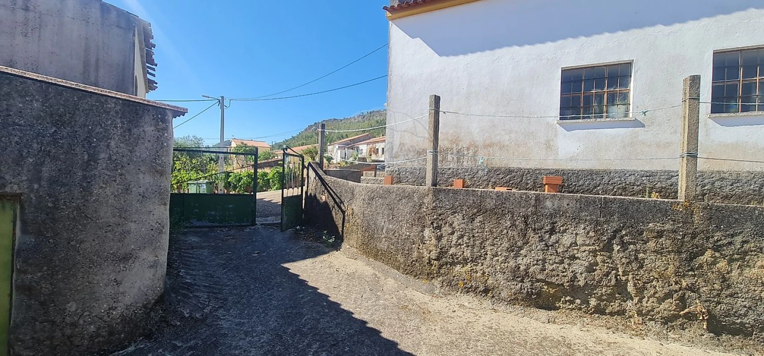 Moradia T4 para Venda em Envendos Foto 43