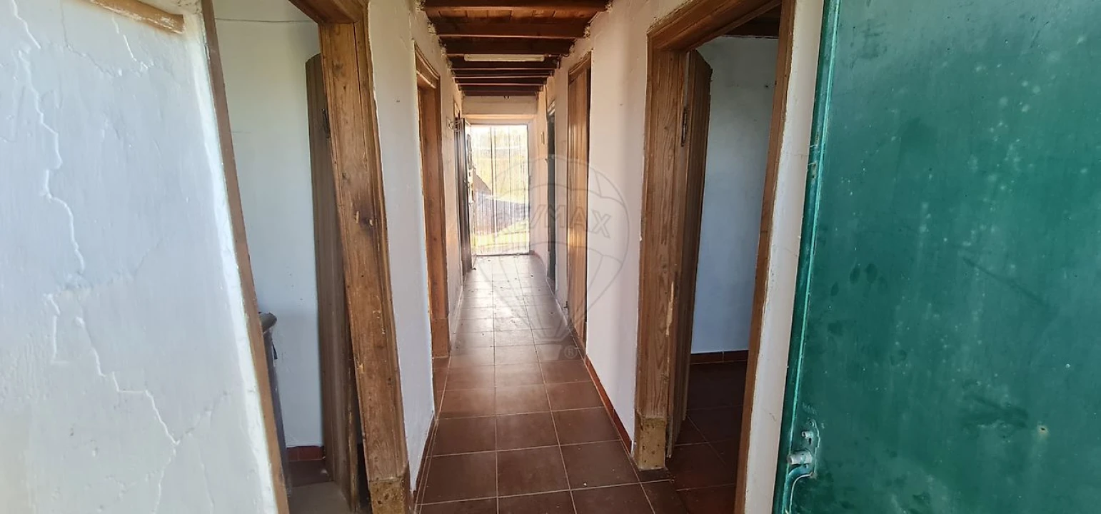 Moradia T4 para Venda em Envendos Foto 17