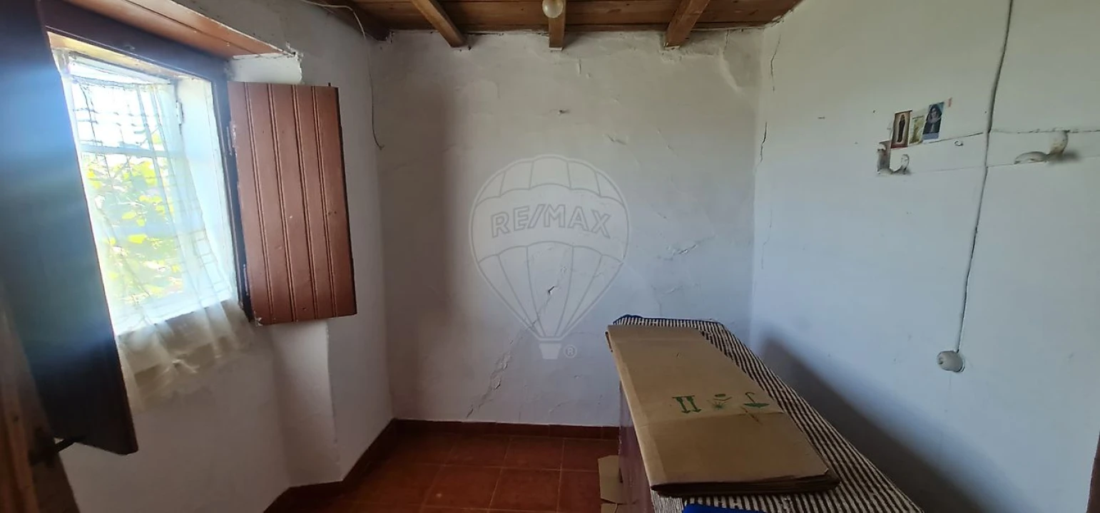 Moradia T4 para Venda em Envendos Foto 9