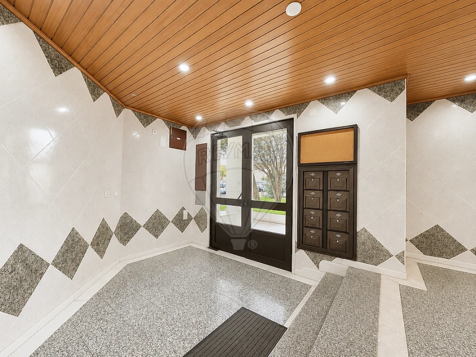 Apartamento T3 para Venda em Póvoa de Santa Iria e Forte da Casa Foto 34