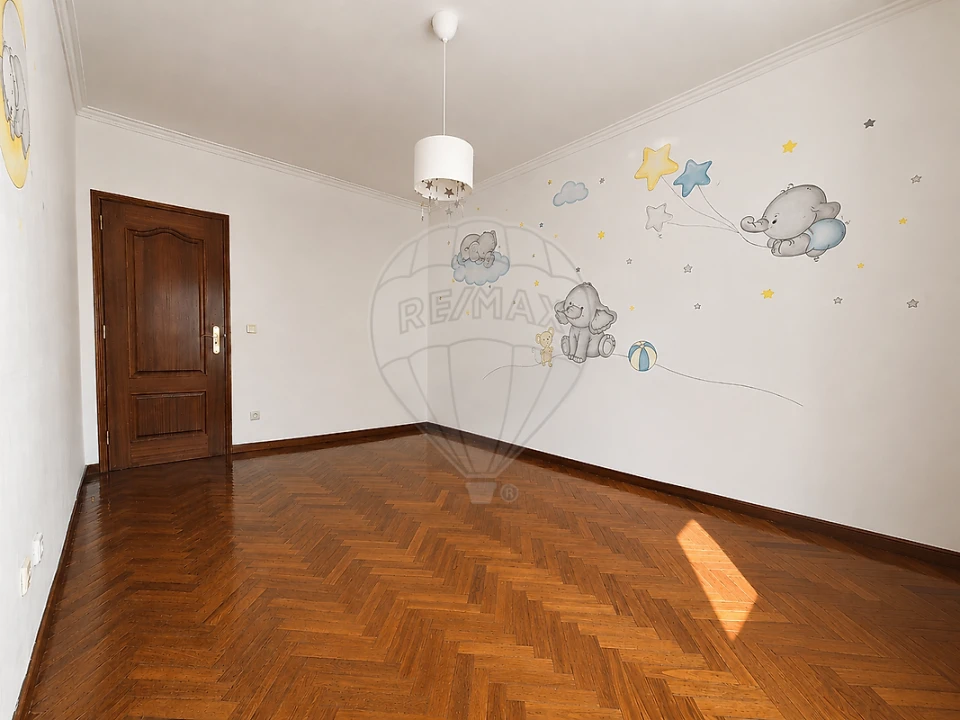 Apartamento T3 para Venda em Póvoa de Santa Iria e Forte da Casa Foto 9