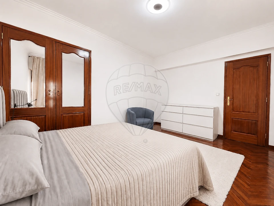 Apartamento T3 para Venda em Póvoa de Santa Iria e Forte da Casa Foto 6