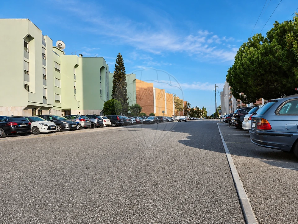 Apartamento T3 para Venda em Póvoa de Santa Iria e Forte da Casa Foto 45