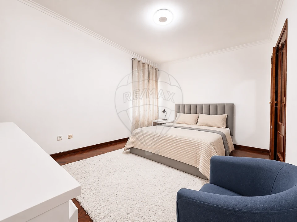 Apartamento T3 para Venda em Póvoa de Santa Iria e Forte da Casa Foto 11