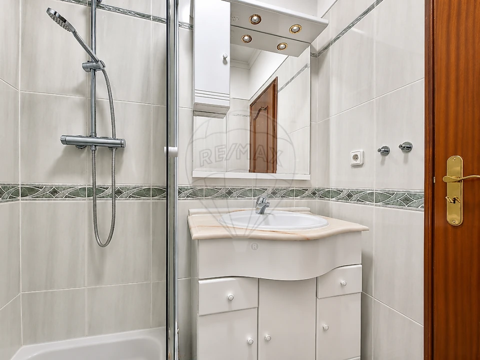 Apartamento T3 para Venda em Póvoa de Santa Iria e Forte da Casa Foto 16